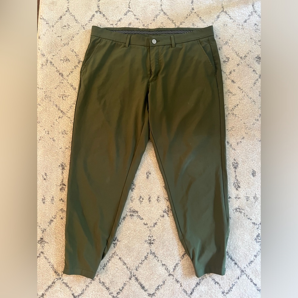 Primo Olive Joggers - Size 38 Short